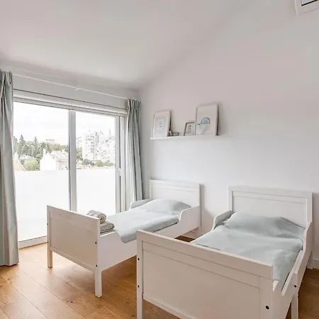 Enchanting Tailor Made Duplex Лісабон